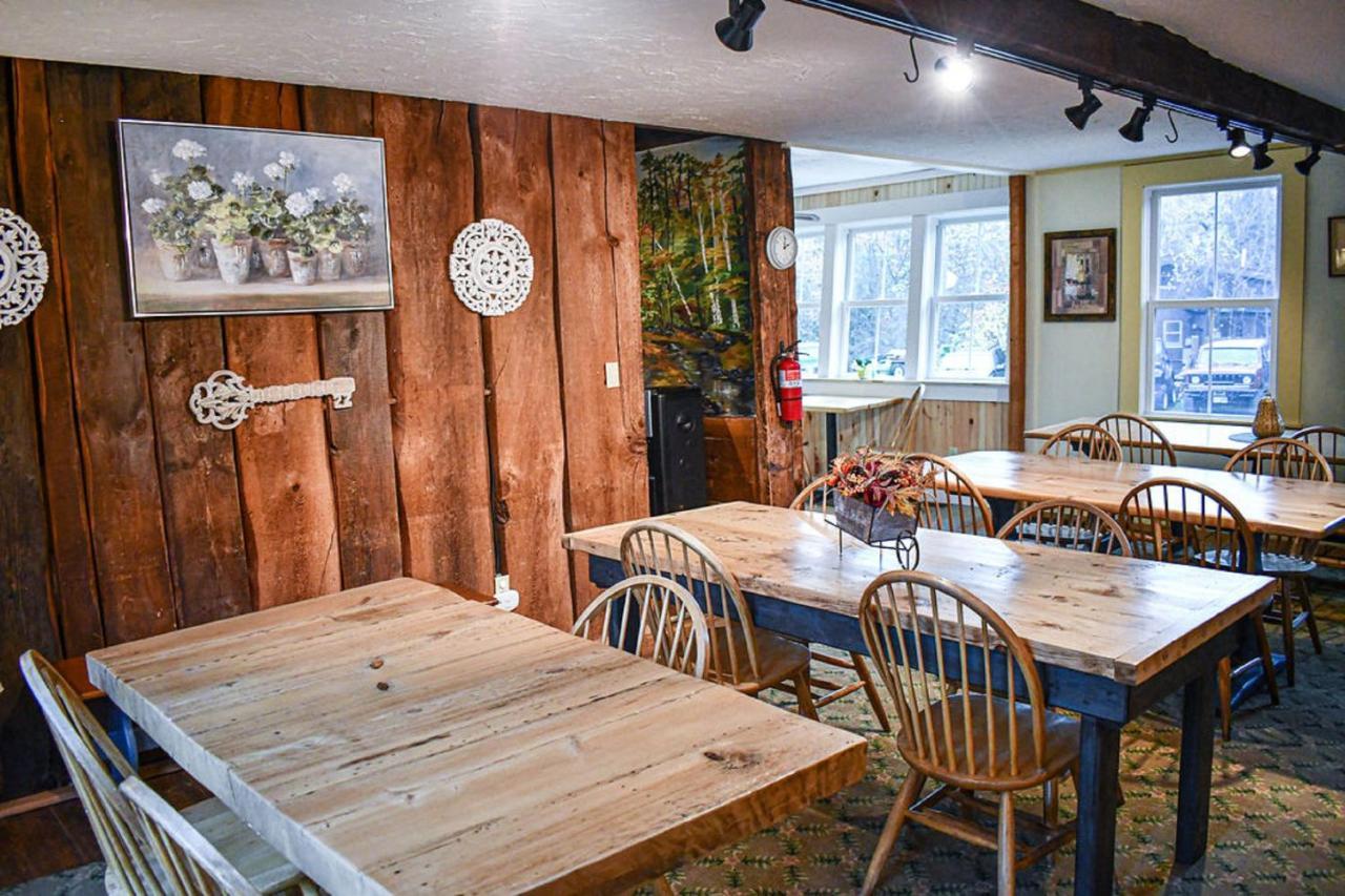 Brook Road Inn Goshen Extérieur photo