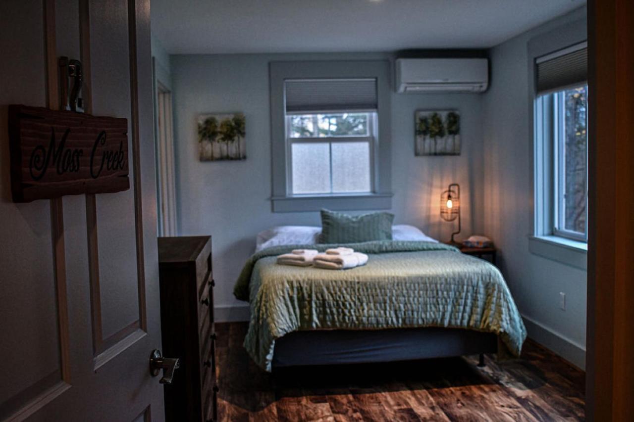 Brook Road Inn Goshen Extérieur photo