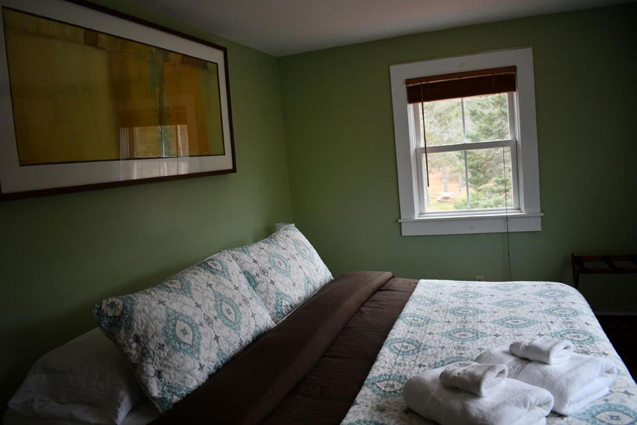 Brook Road Inn Goshen Extérieur photo